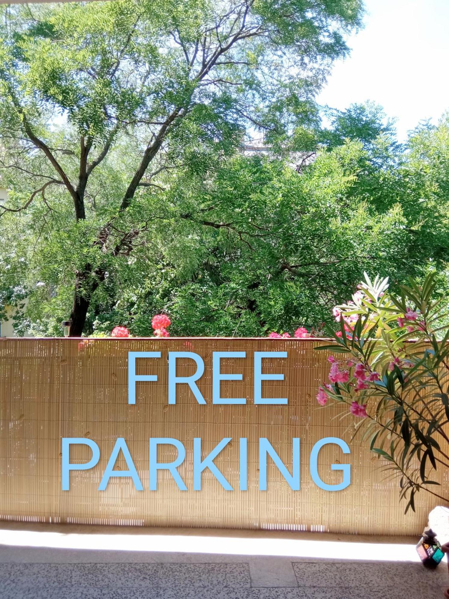 Free Parking, Balcony, Near To City Park Budapeste Exterior foto