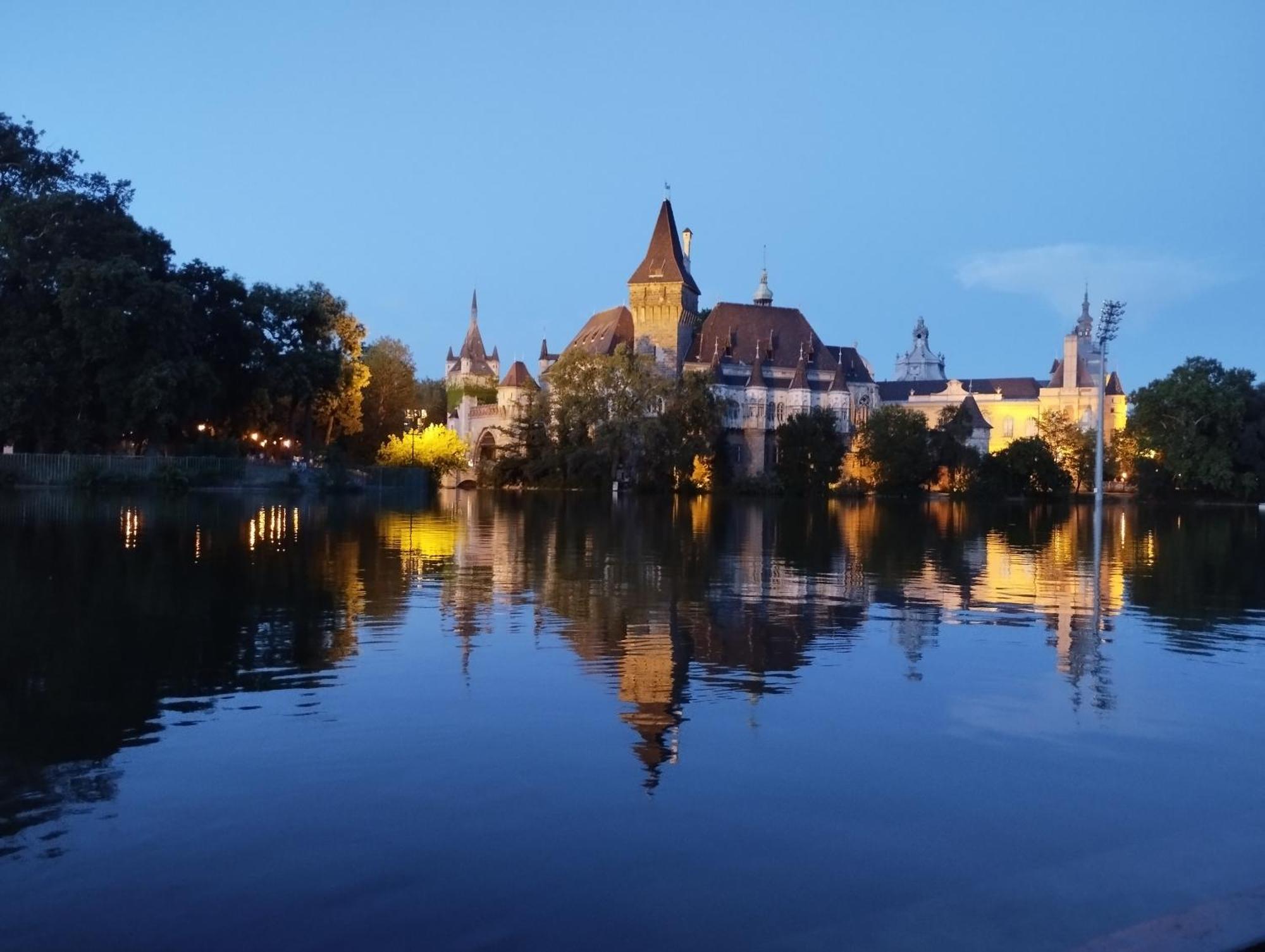 Free Parking, Balcony, Near To City Park Budapeste Exterior foto